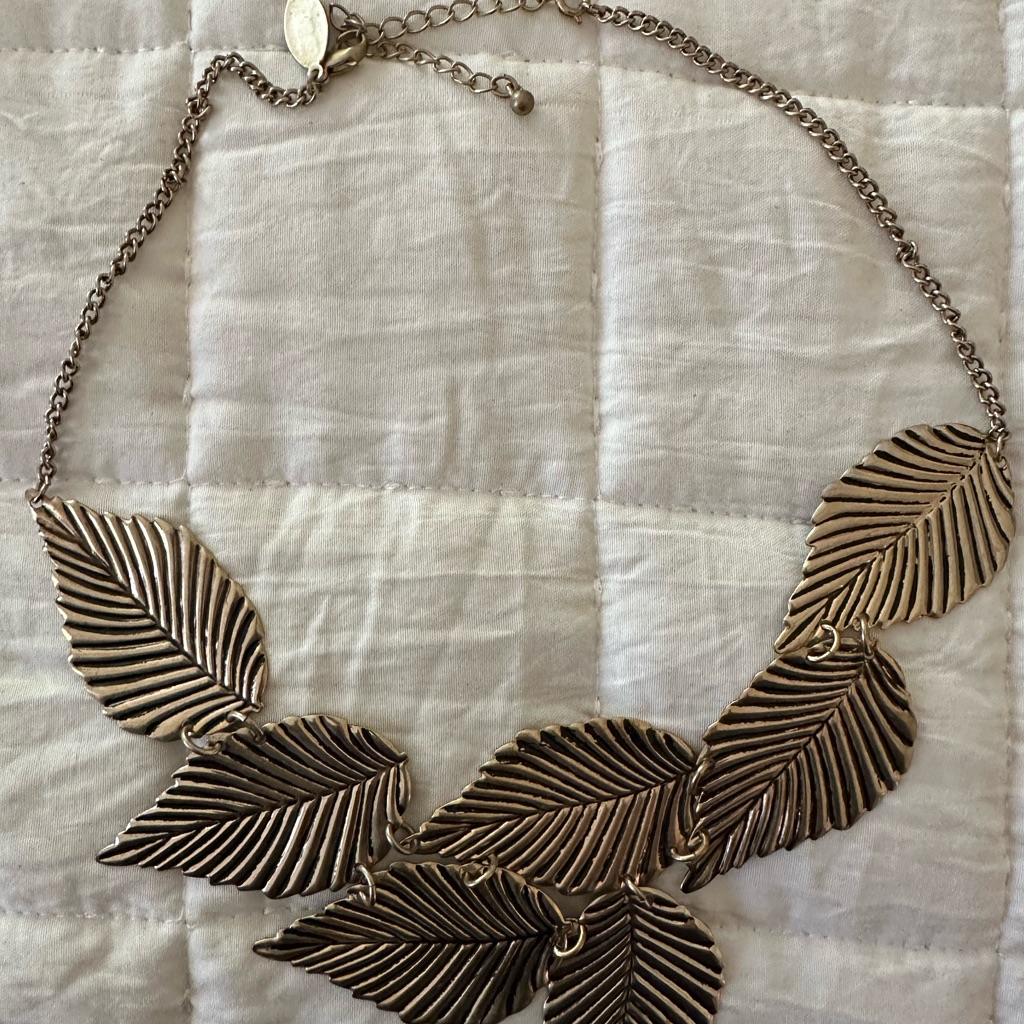 Mark Goldtone Leaves Leaf Cluster Bib Necklace 18$
